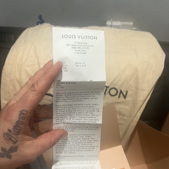 Louis Vuitton brand new with receipt - Picture 6 of 7